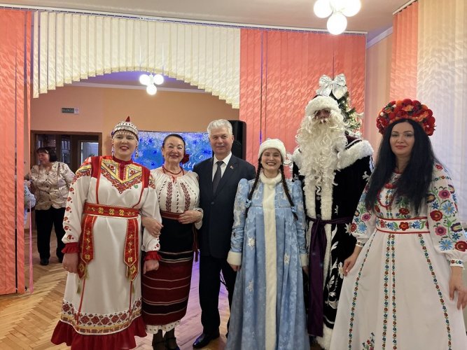 ПРАЗДНИК ДЛЯ ДЕТЕЙ В РАМКАХ НОВОГОДНЕЙ БЛАГОТВОРИТЕЛЬНОЙ АКЦИИ «НАШИ ДЕТИ» 2025 - фото 10