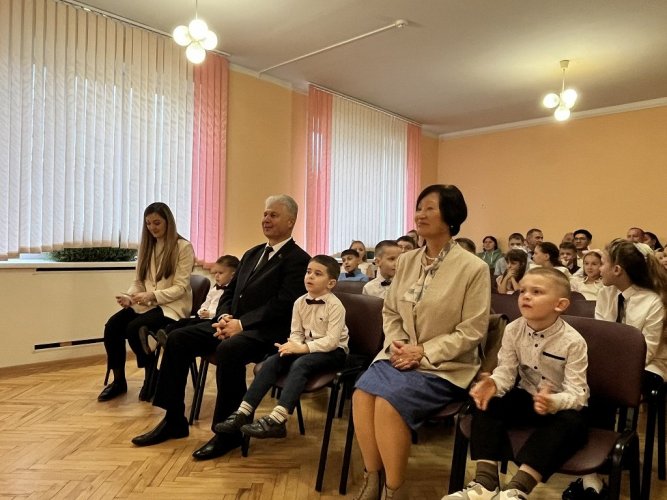 ПРАЗДНИК ДЛЯ ДЕТЕЙ В РАМКАХ НОВОГОДНЕЙ БЛАГОТВОРИТЕЛЬНОЙ АКЦИИ «НАШИ ДЕТИ» 2025 - фото 1